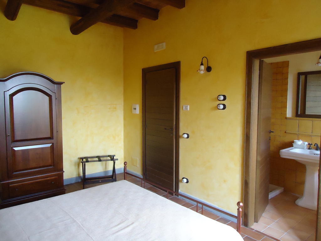 Agrituirsmo Masseria Campierti Falciano del Massico Værelse billede